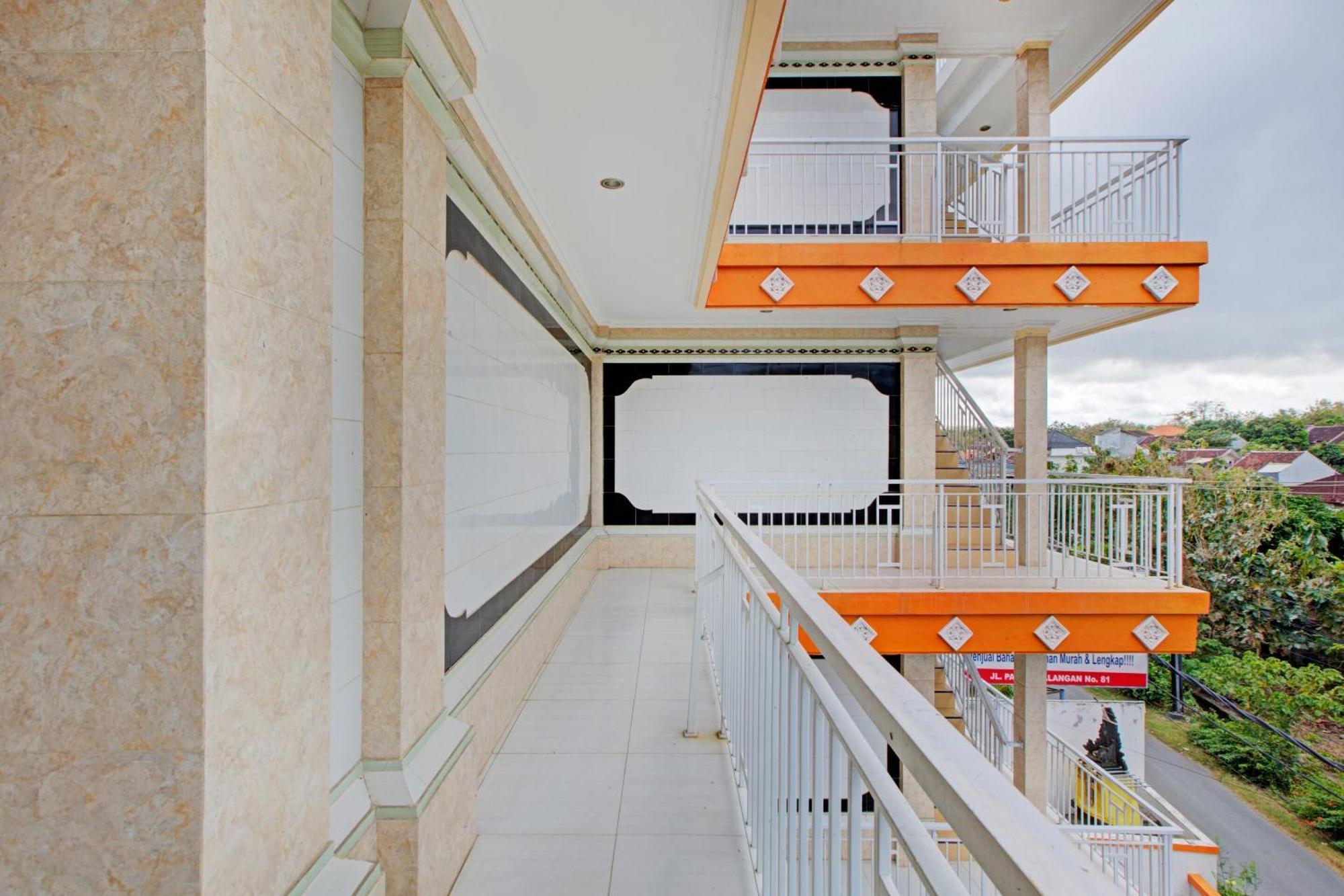 Oyo 2463 Bali Balangan Hotel ジンバラン エクステリア 写真