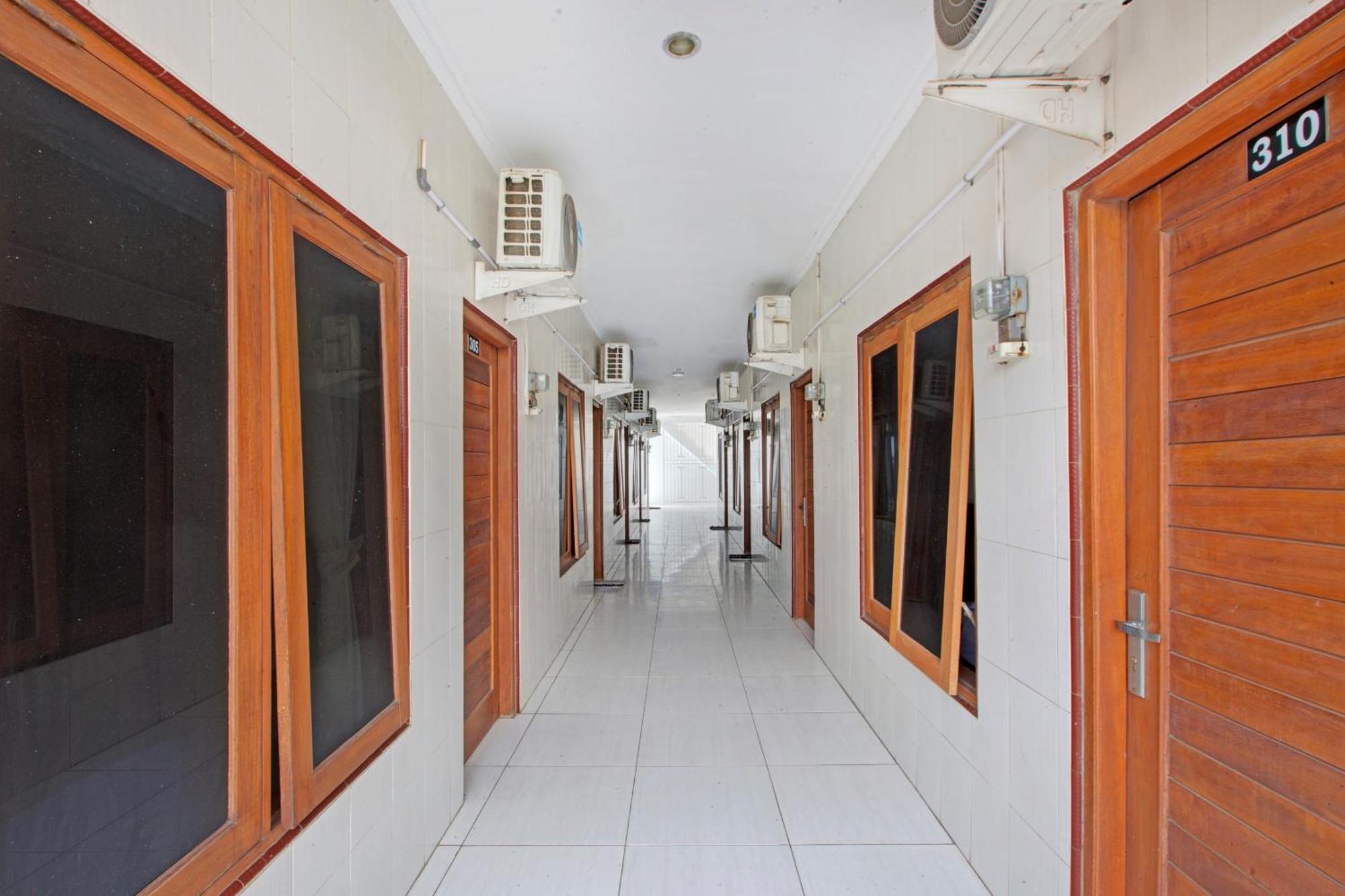 Oyo 2463 Bali Balangan Hotel ジンバラン エクステリア 写真